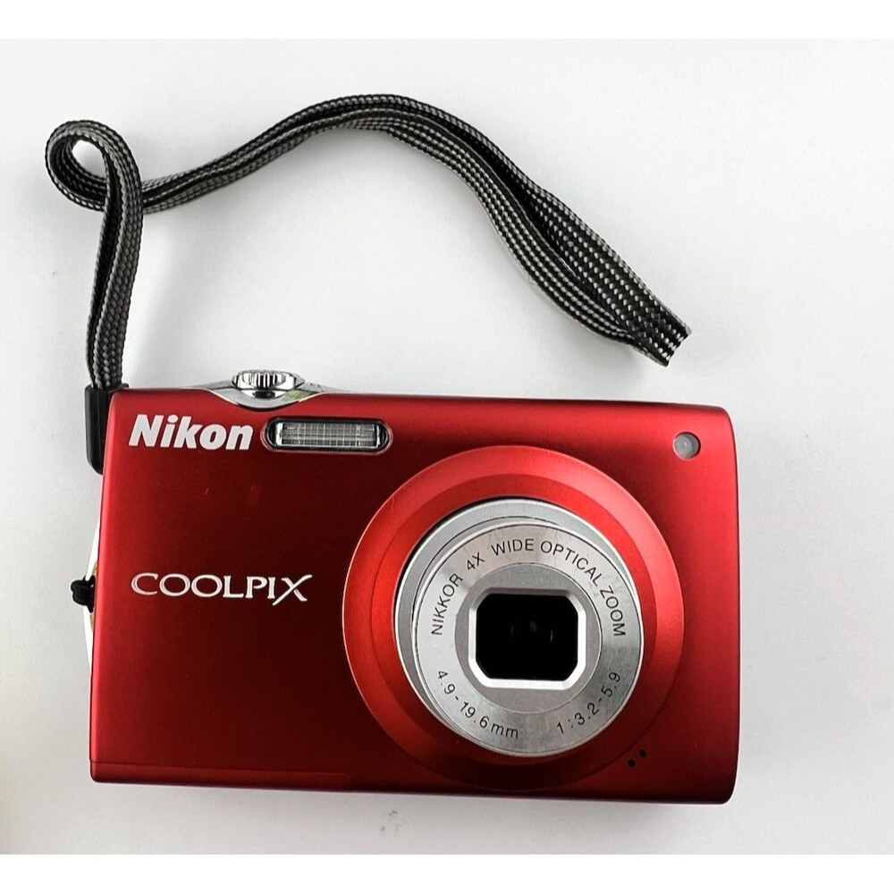 Nikon Coolpix S205 Digital Camera  12MP Tested w/ 3 Batteries Case USB & Charger - Picture 2 of 7